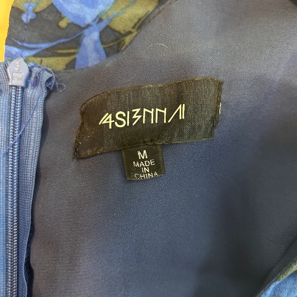 Elegant Blue Floral Wrap Dress - Picture 2 of 4